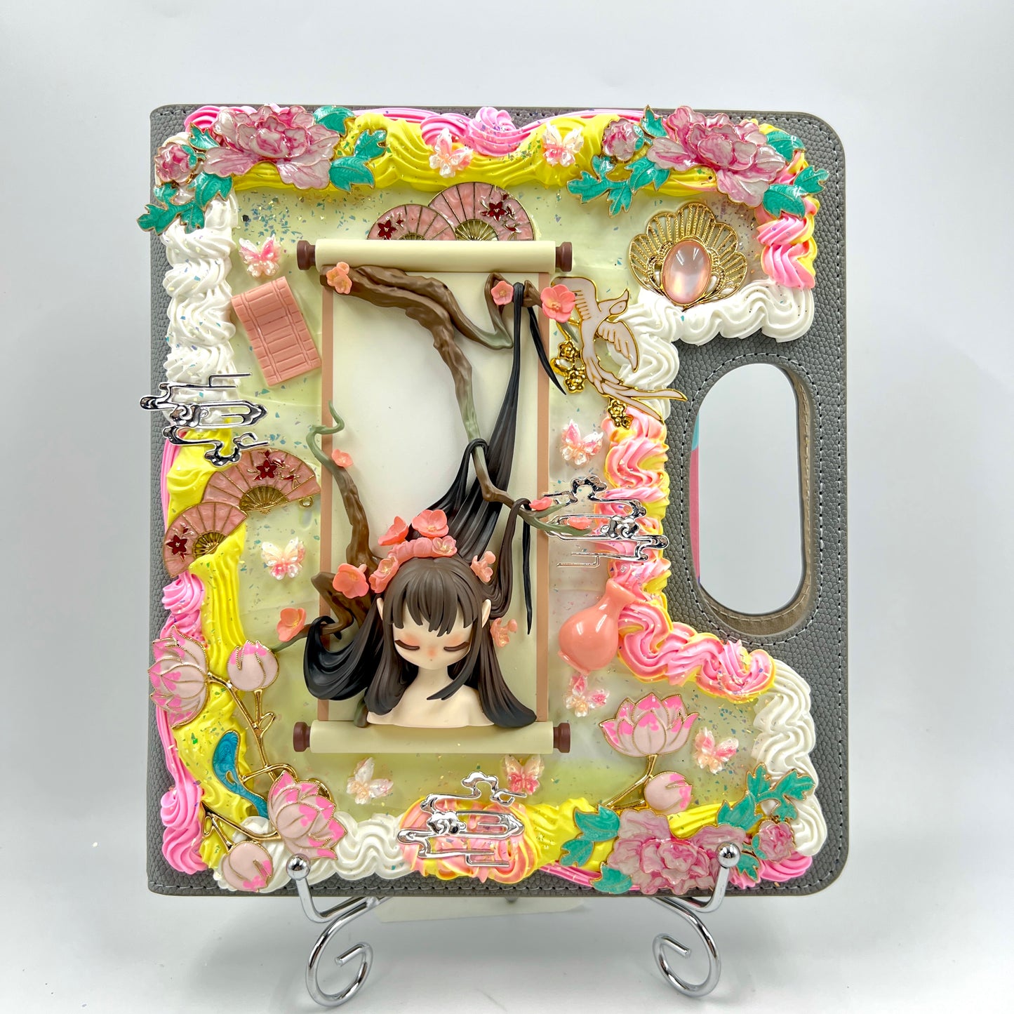 Doll Notebook - Sleep Chinese Scrolls - Cream Glue