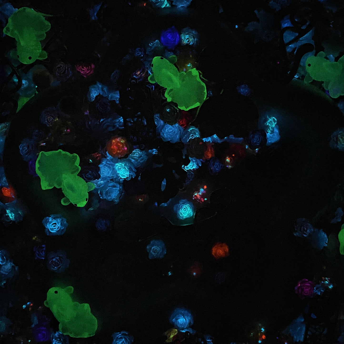 Koi Valley- Nail & Metal Charm - NailC-N1066