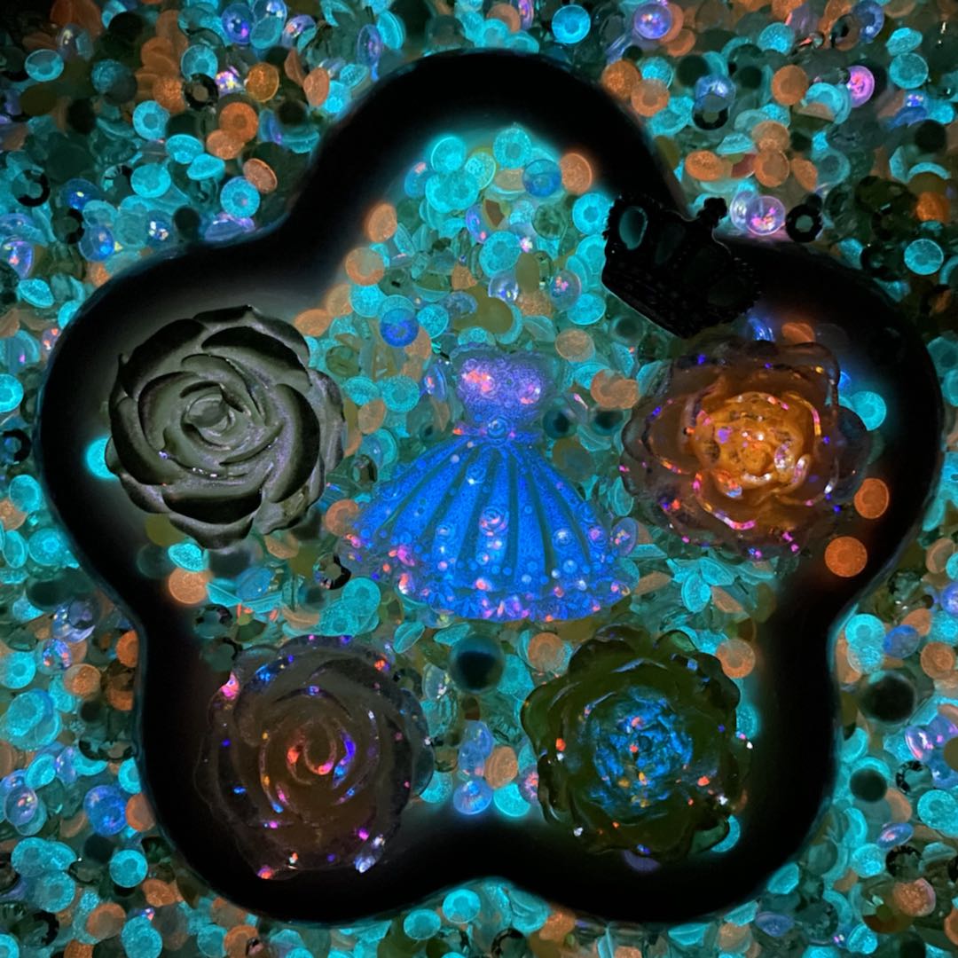 Kiss The Frog-Rose Mix-glow-FC1-F1069