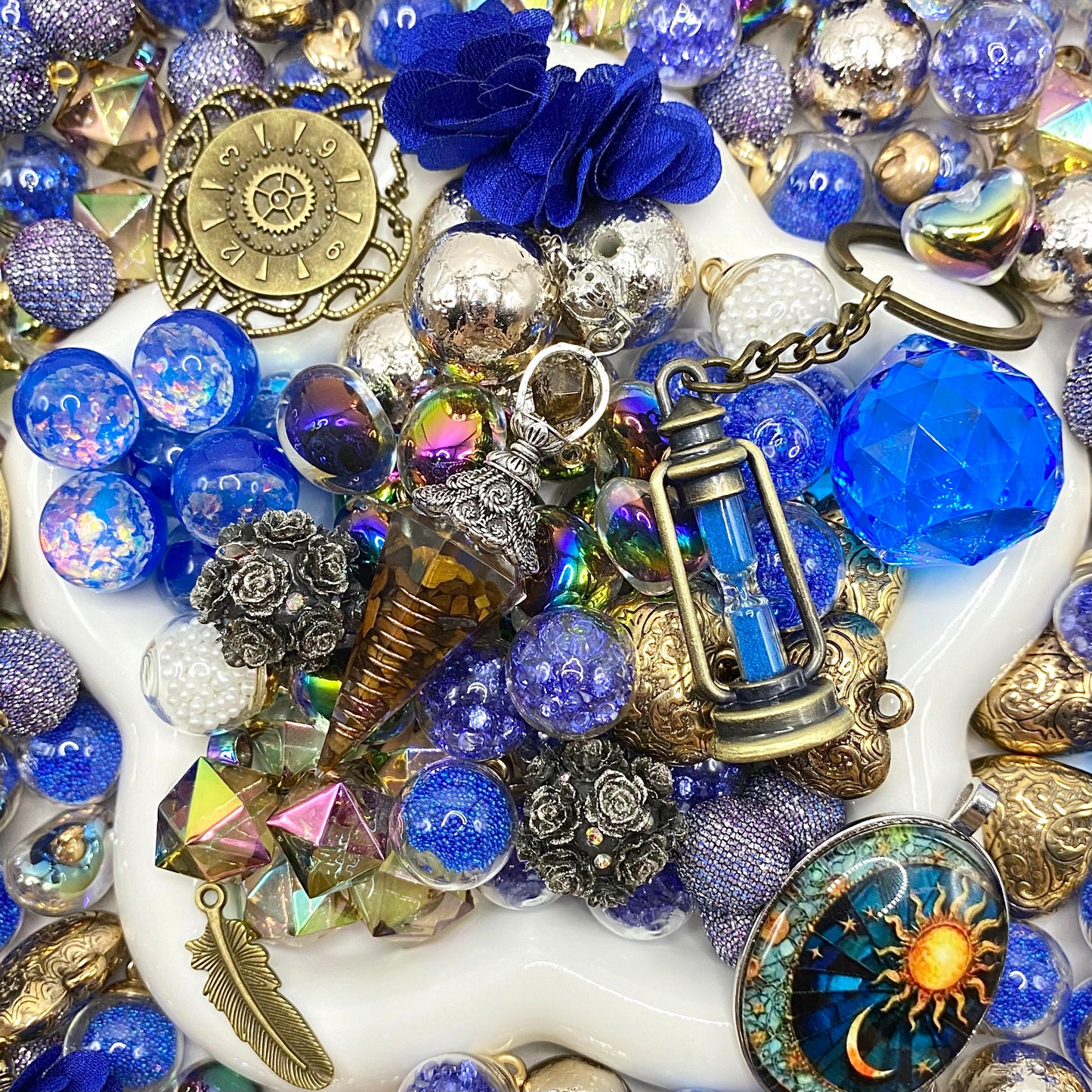 【Buy One Get One Equal Volume For Free】Hourglass Beads Mix for hanging ornament-BD
