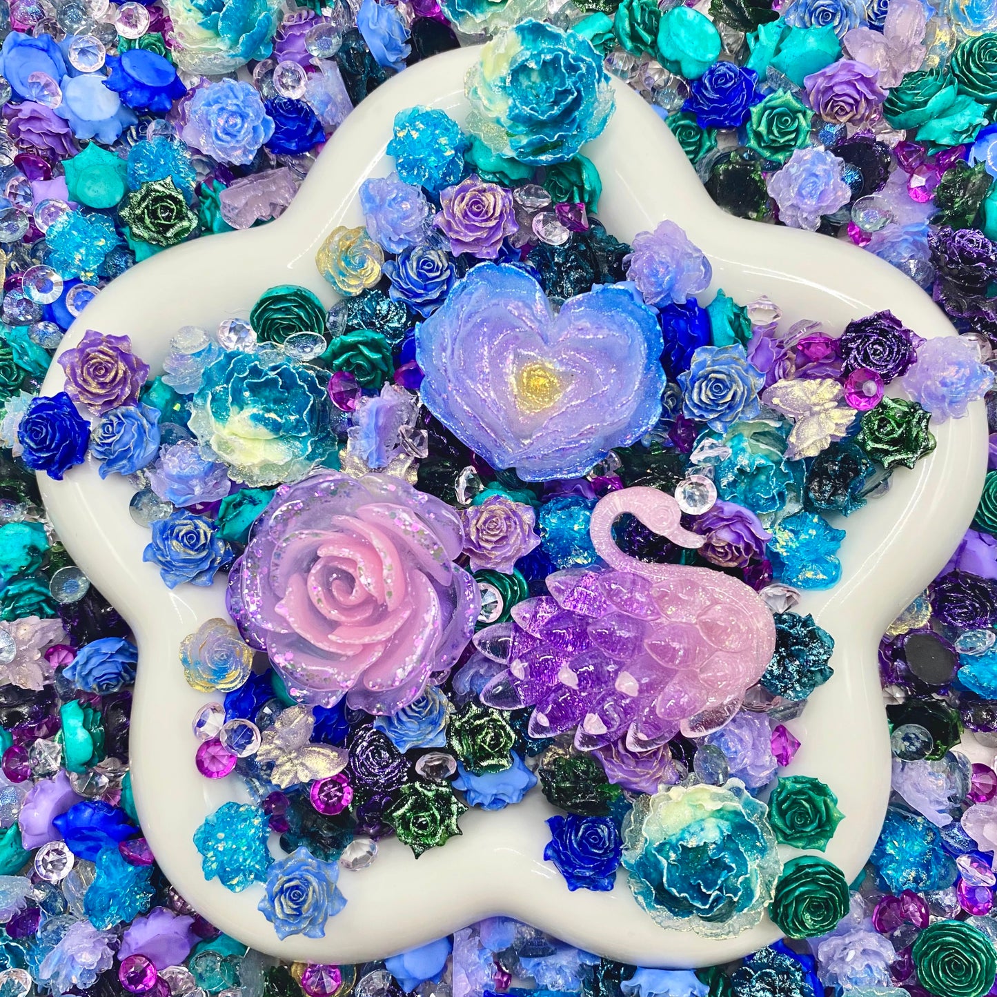 【Buy One Get Equal Volume for Free】Swan Nail Charm + Rose Mix-glow - glow(Miki)- FC1