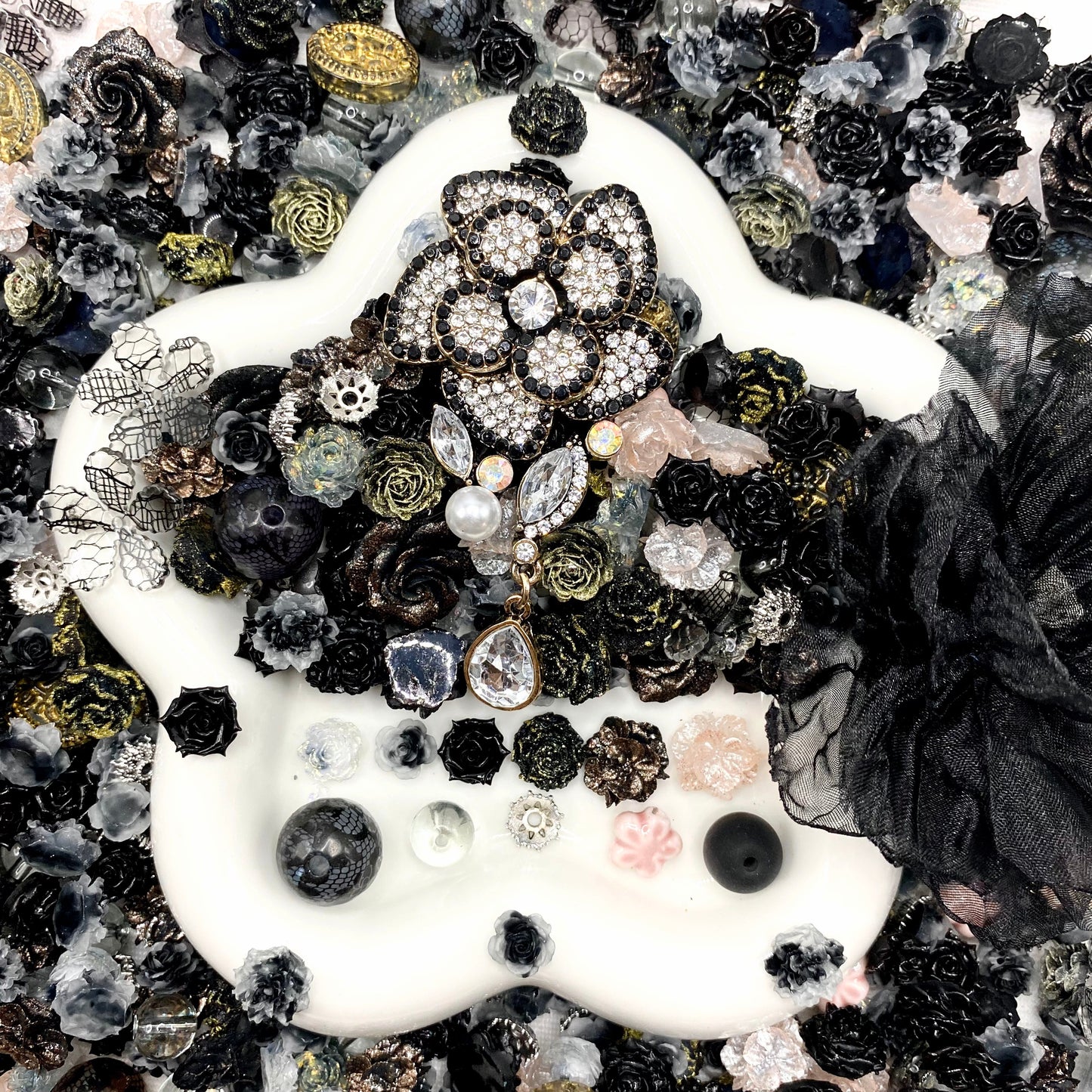 【Buy One Get One Equal Volume For Free】Camellia Nail & Beads Mix-glow(miki)- NailC