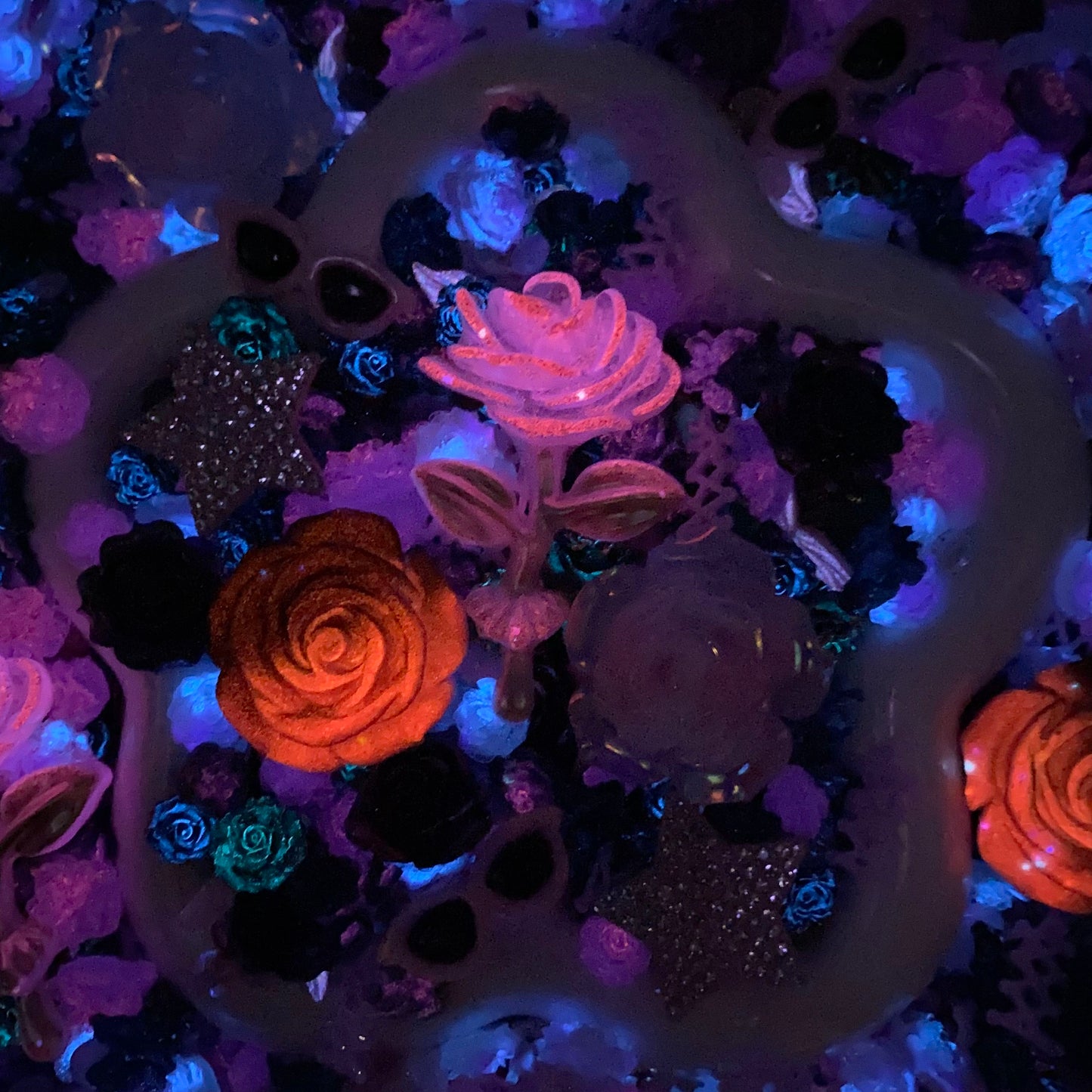 【Buy One Get Equal Volume for Free】Black & Pink Nail Charm+ Rose Mix-glow(Miki)- FC1