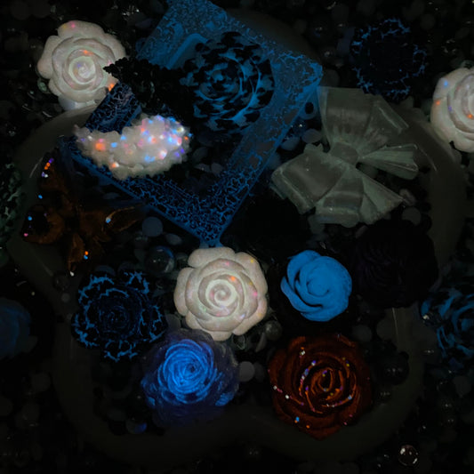 Black Tie Affair Rose Bouquet Mix - glow