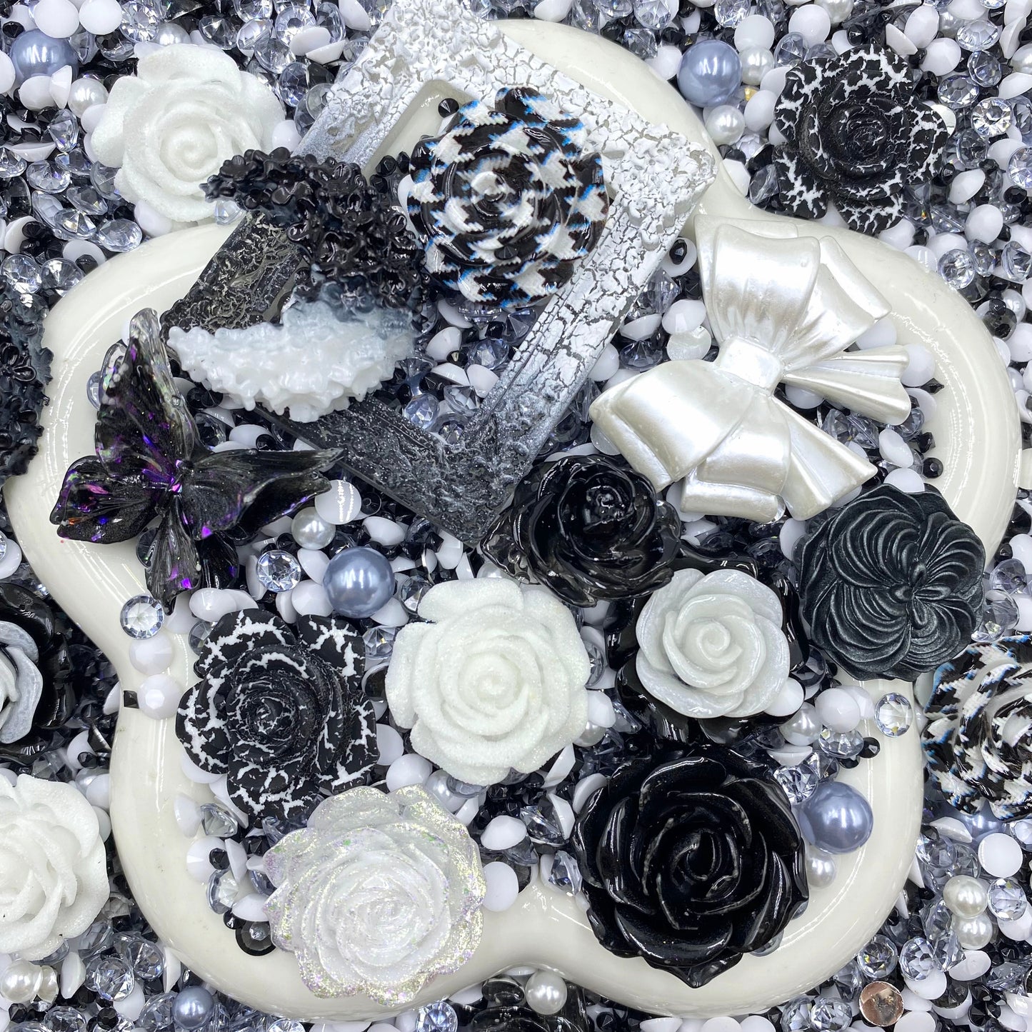 【Buy One Get Equal Volume for Free】Classic Rose Bouquet Mix - glow