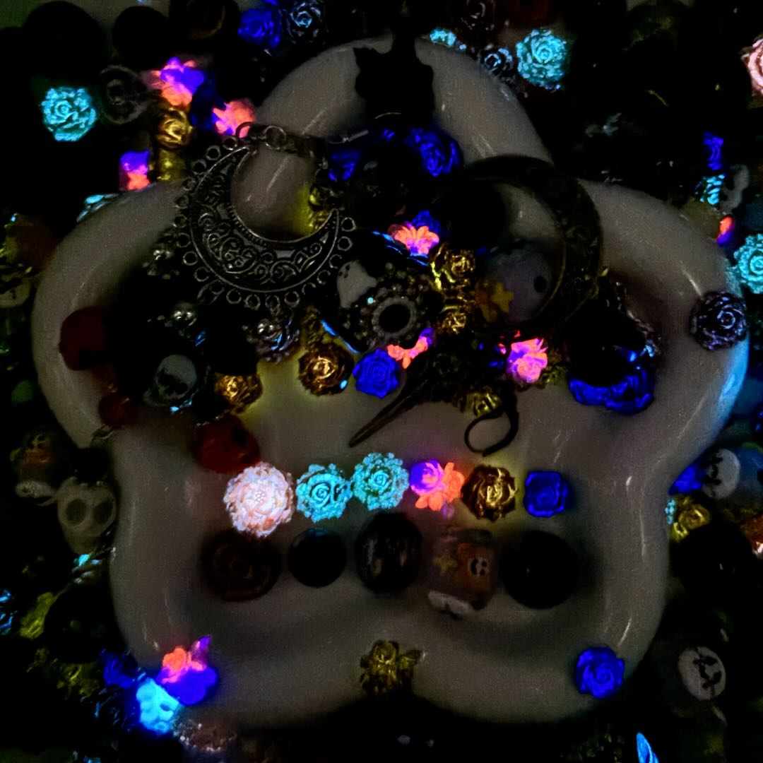 【Buy One Get One Equal Volume For Free】Hallow Nail & Beads Mix-glow(miki)- NailC