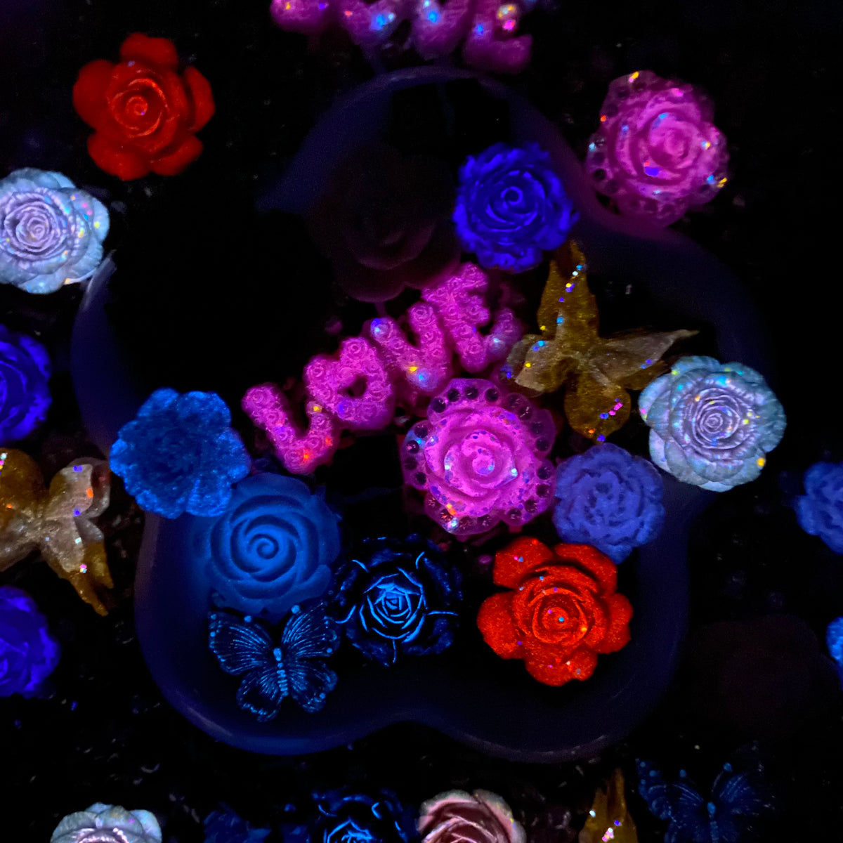【Buy One Get Equal Volume for Free】Dipped In Chocolate - Rose Bouquet Mix - glow